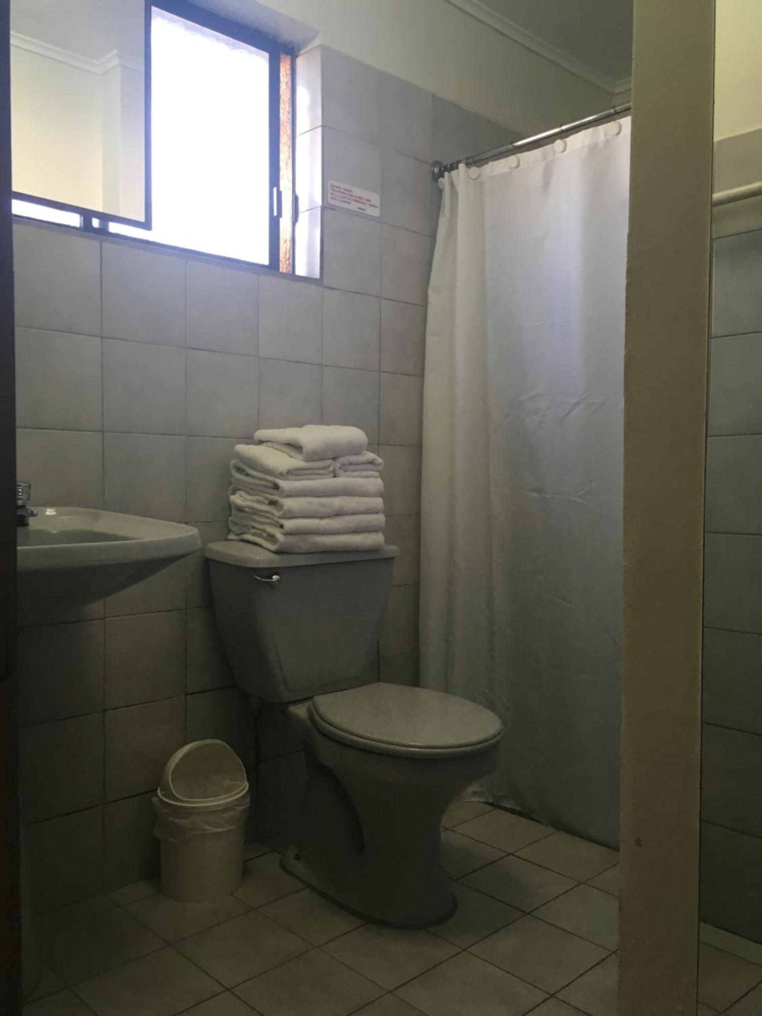 Hotel De La Avenida Chillán الغرفة الصورة